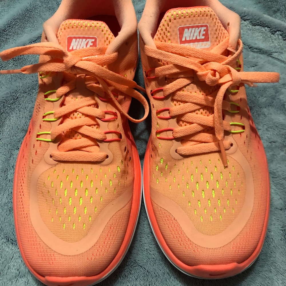 2017 Nike flex rn Women’s size 8.5 US
